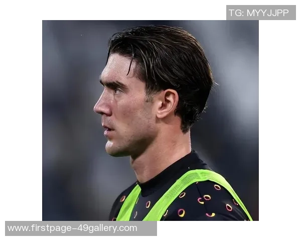 弗拉霍维奇:年轻前锋如何在国际赛场上崭露头角与未来展望 弗拉霍维奇:年轻前锋如何在国际赛场上崭露头角与未来展望